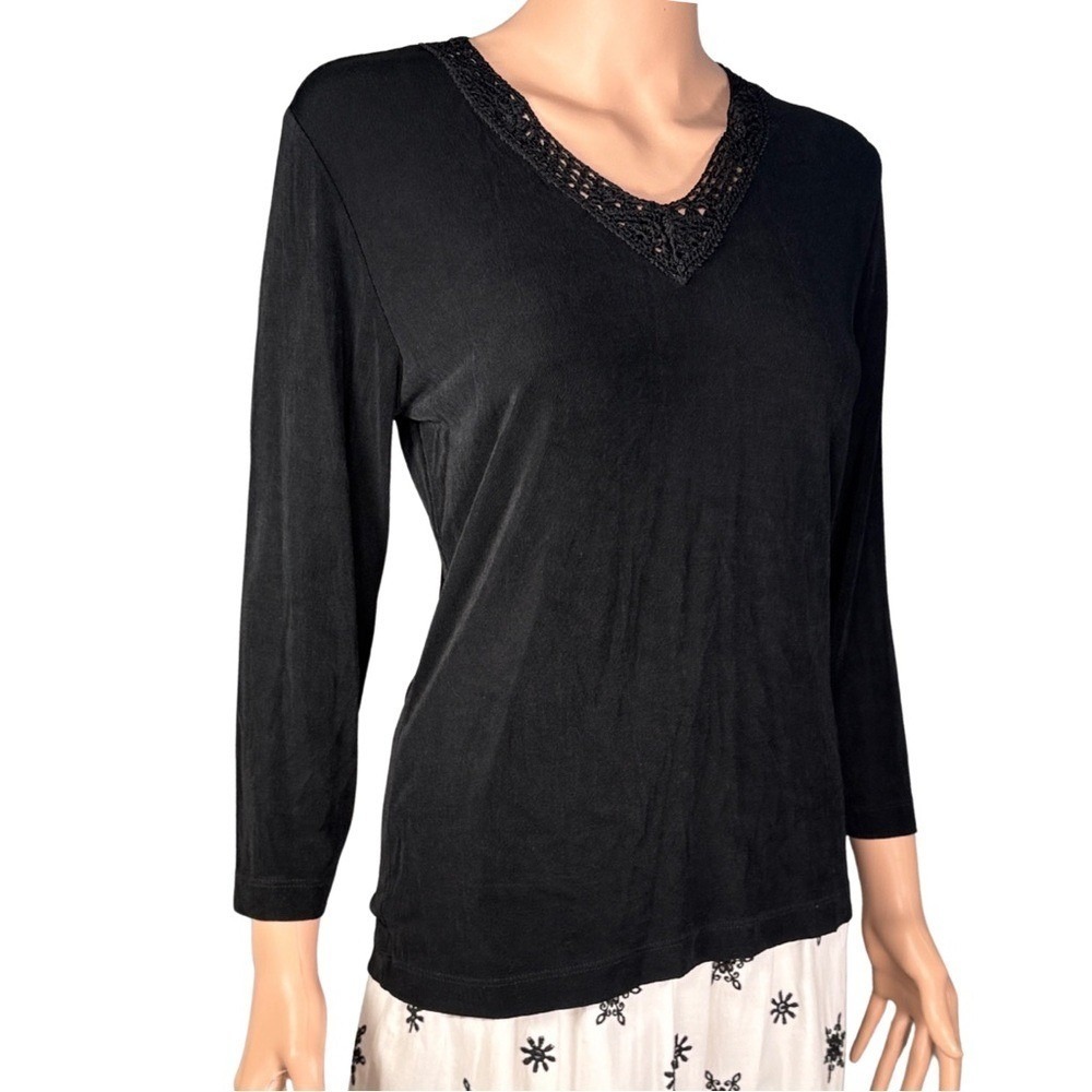 Chicos Travelers Black Crochet Lace V-Neck Long Sleeve Top Size Small